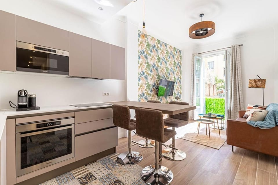 New Cosy Apartment Libération Apartment in Nice