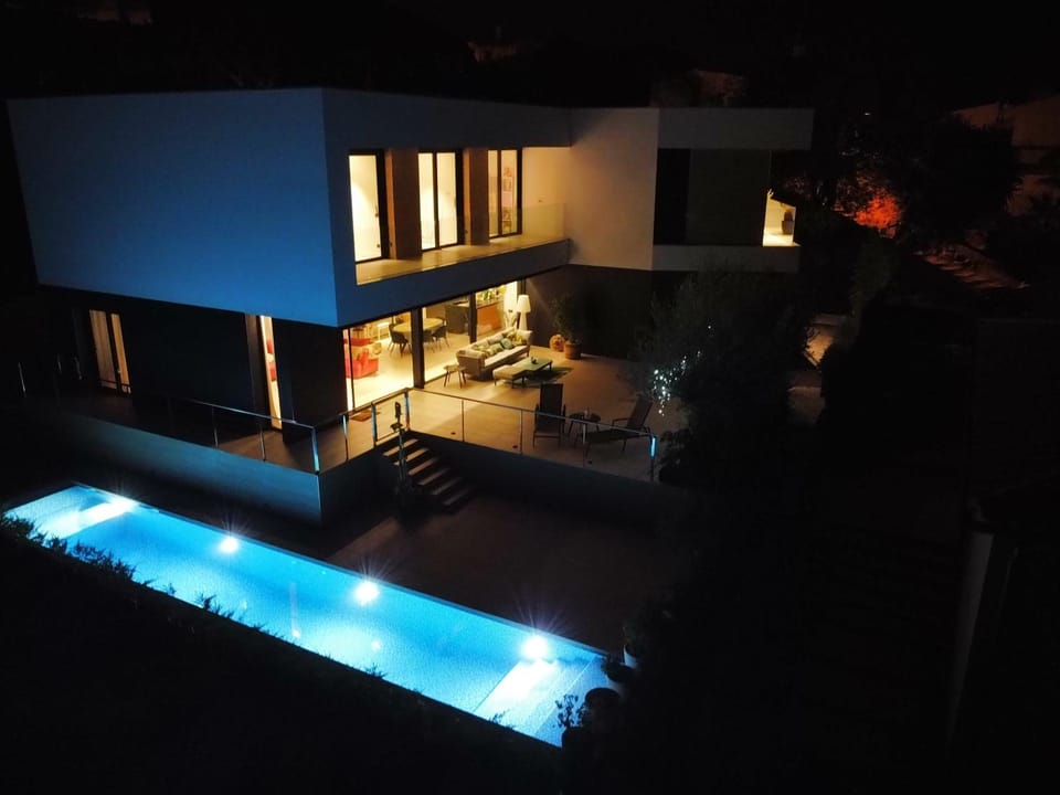 Property building, Night