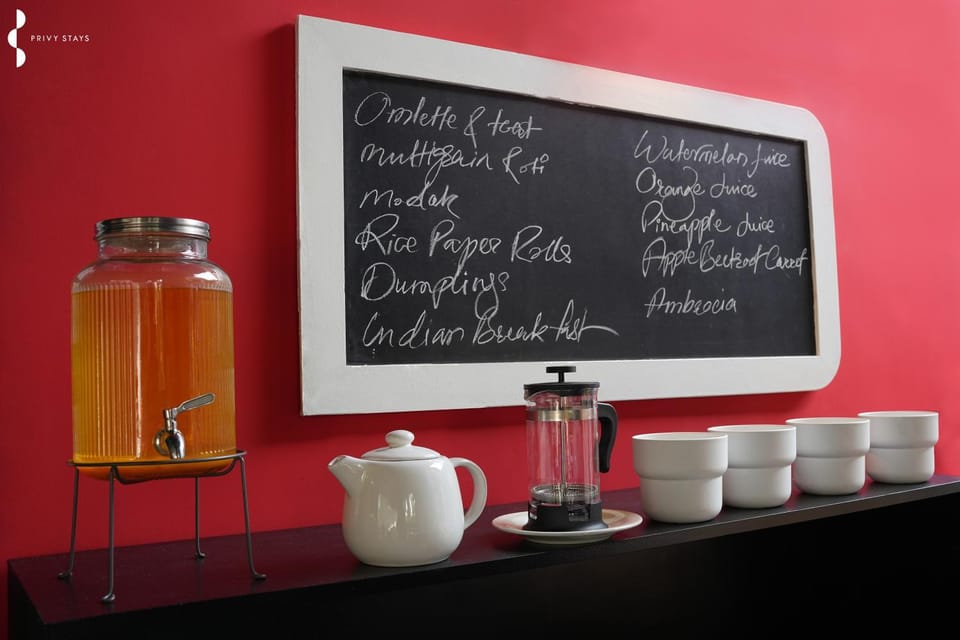 Coffee/tea facilities, Breakfast