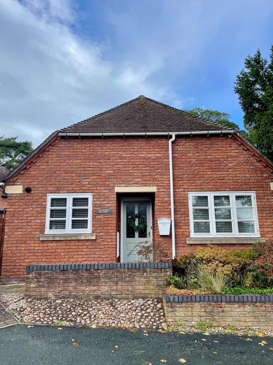 Vicarage Court detached bungalow House in Oswestry