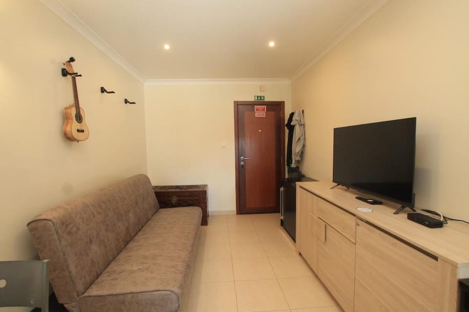 Communal lounge/ TV room, TV and multimedia, Living room
