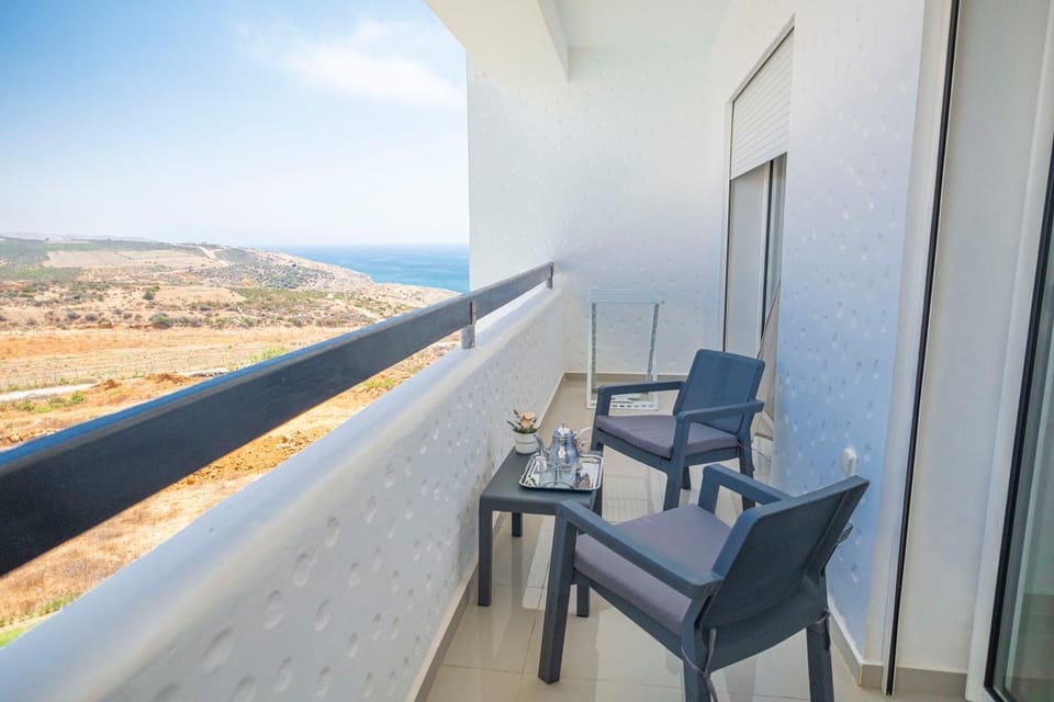 Natural landscape, View (from property/room), Balcony/Terrace, Balcony/Terrace, Seating area, Mountain view, Sea view