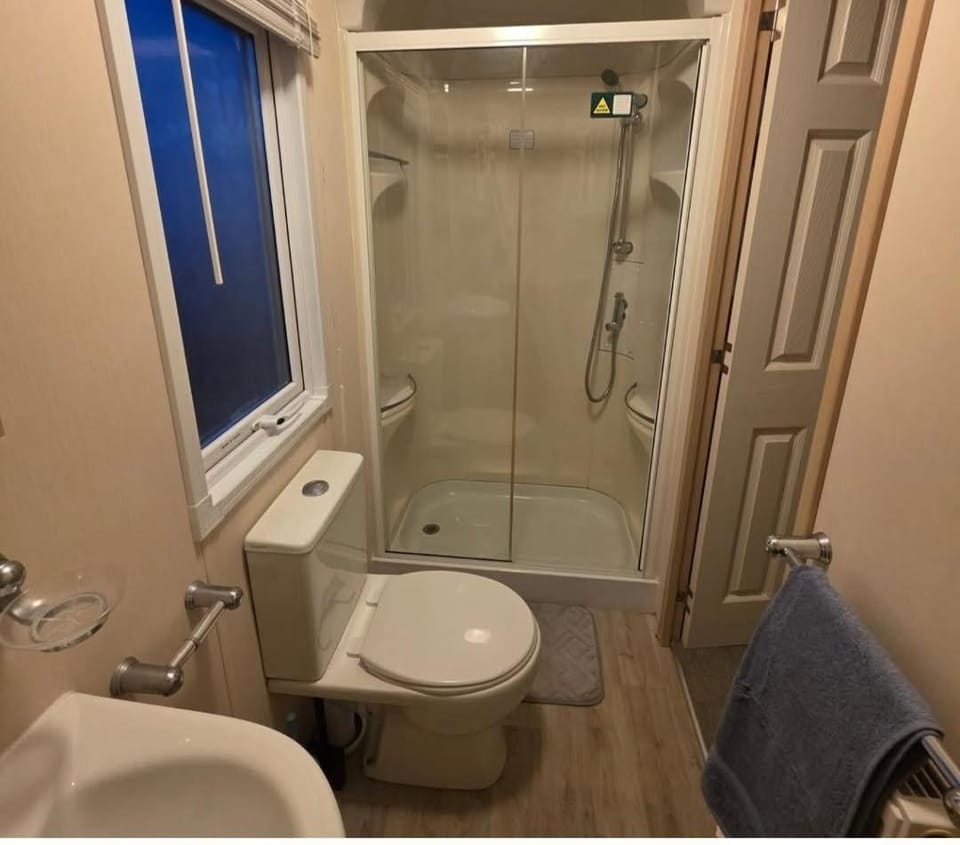 Caravan by the Sea DC09 House in Towyn