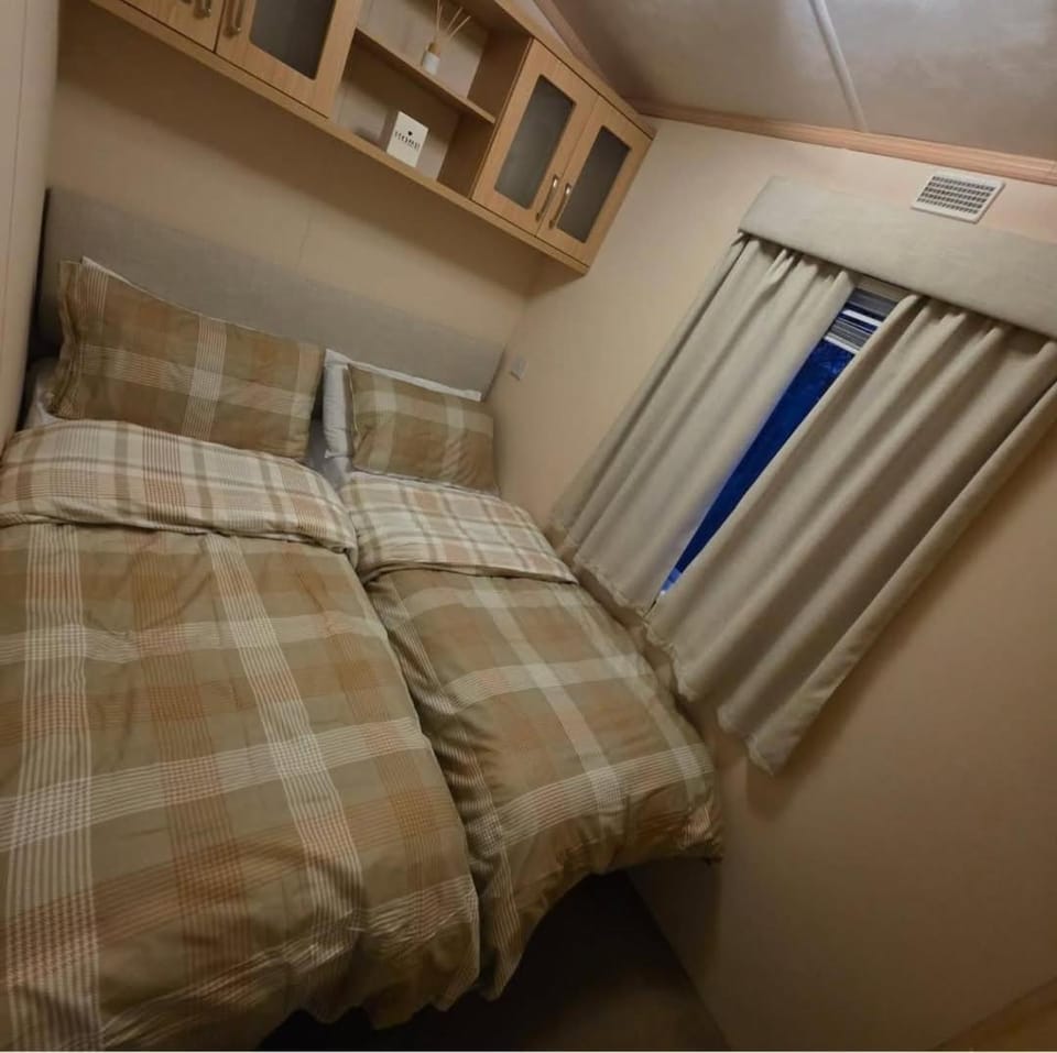 Caravan by the Sea DC09 House in Towyn
