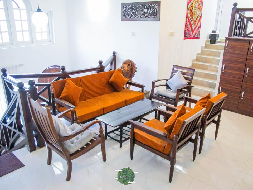Living room, Seating area