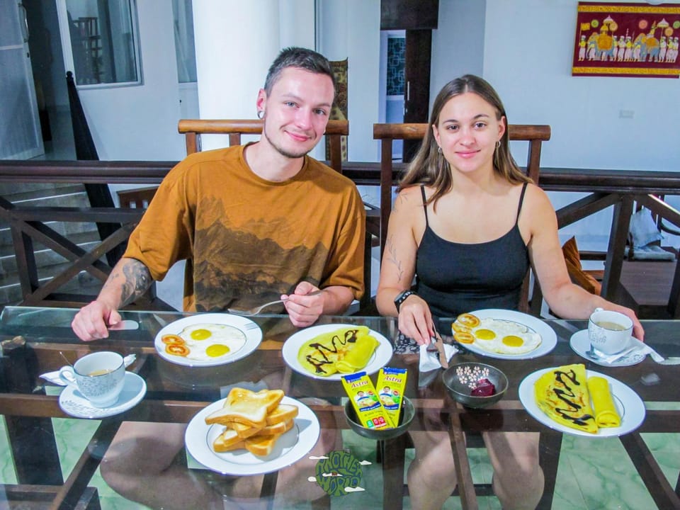 Restaurant/places to eat, People, Food and drinks, Banquet/Function facilities, Food, Guests, Lunch, Dinner, Drinks, group of guests