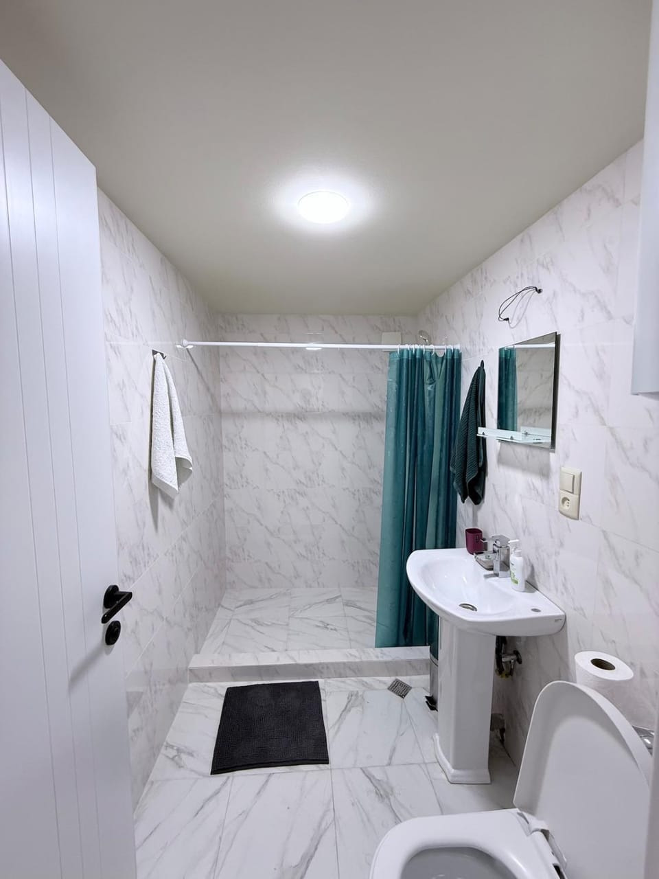 Shower, Toilet, Bathroom