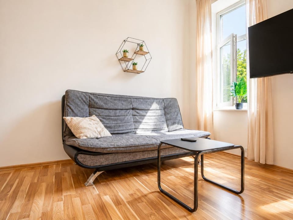 TV and multimedia, Seating area