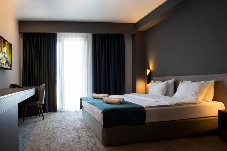 Bed, TV and multimedia