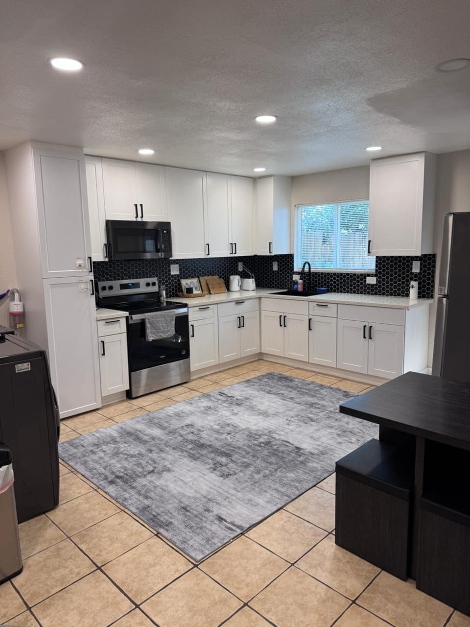 Central Sac Gem - Near DT & Cal Expo, Free Parking, Unit B House in Sacramento