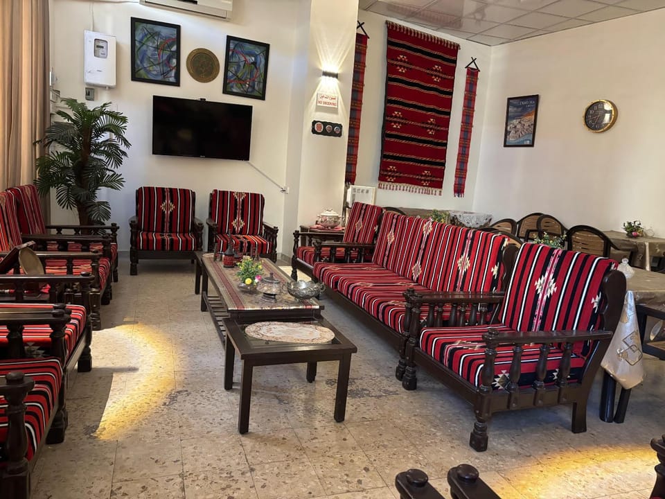 Communal lounge/ TV room
