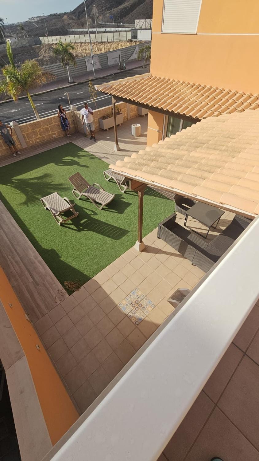 Balcony/Terrace, sunbed