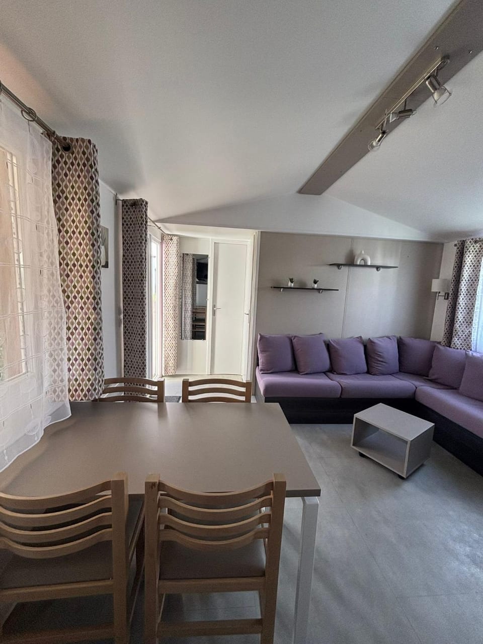 Living room, Dining area