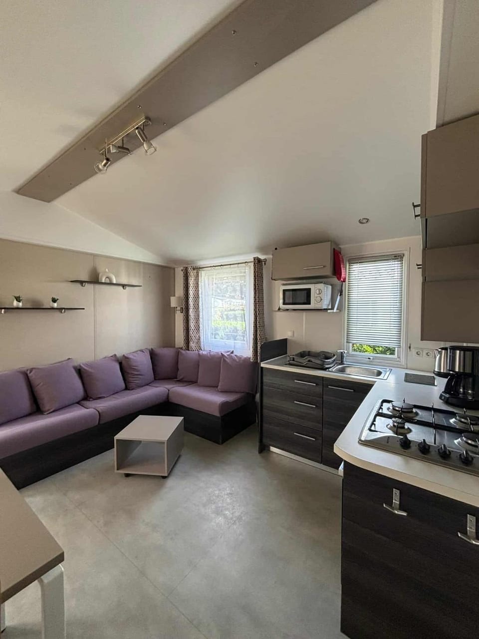 Kitchen or kitchenette, Living room