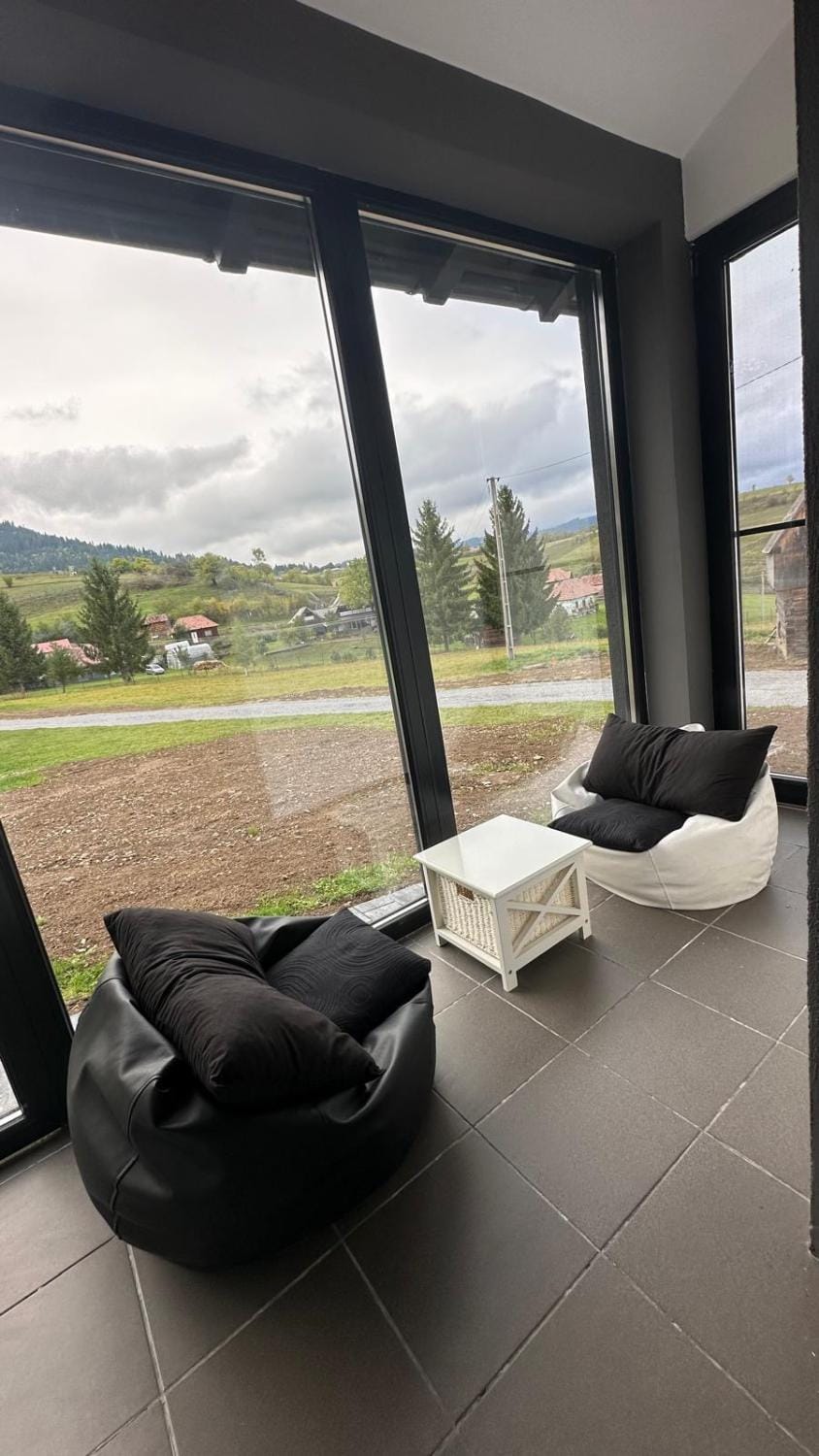 Property building, Patio, Day, Natural landscape, Seating area, Mountain view