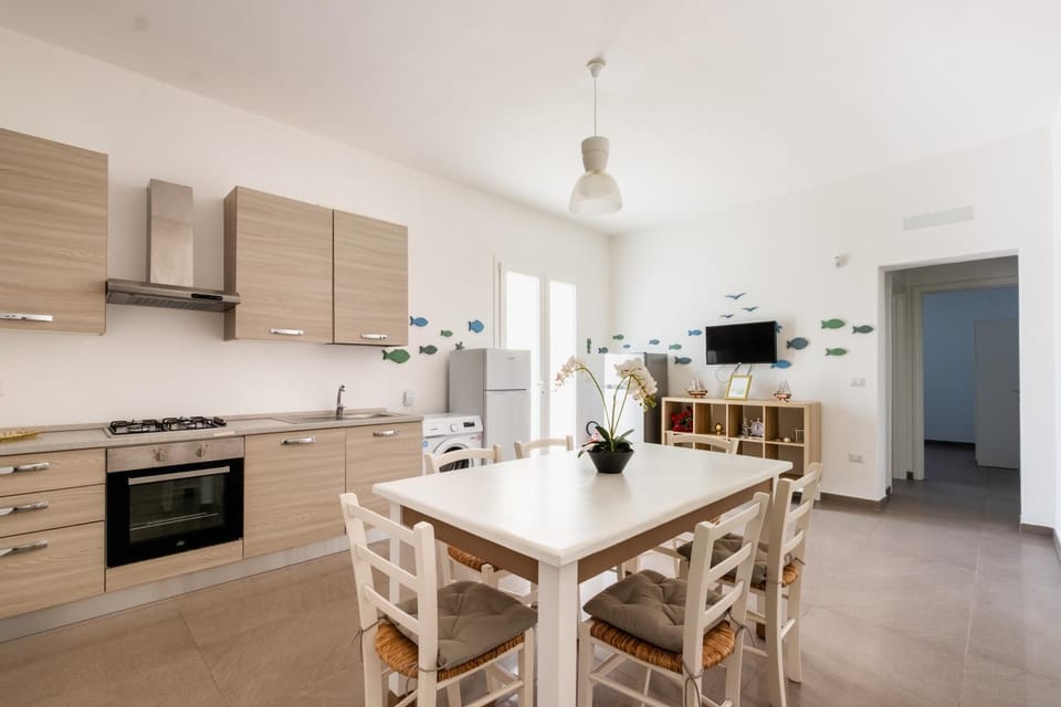 Property building, Kitchen or kitchenette, Living room
