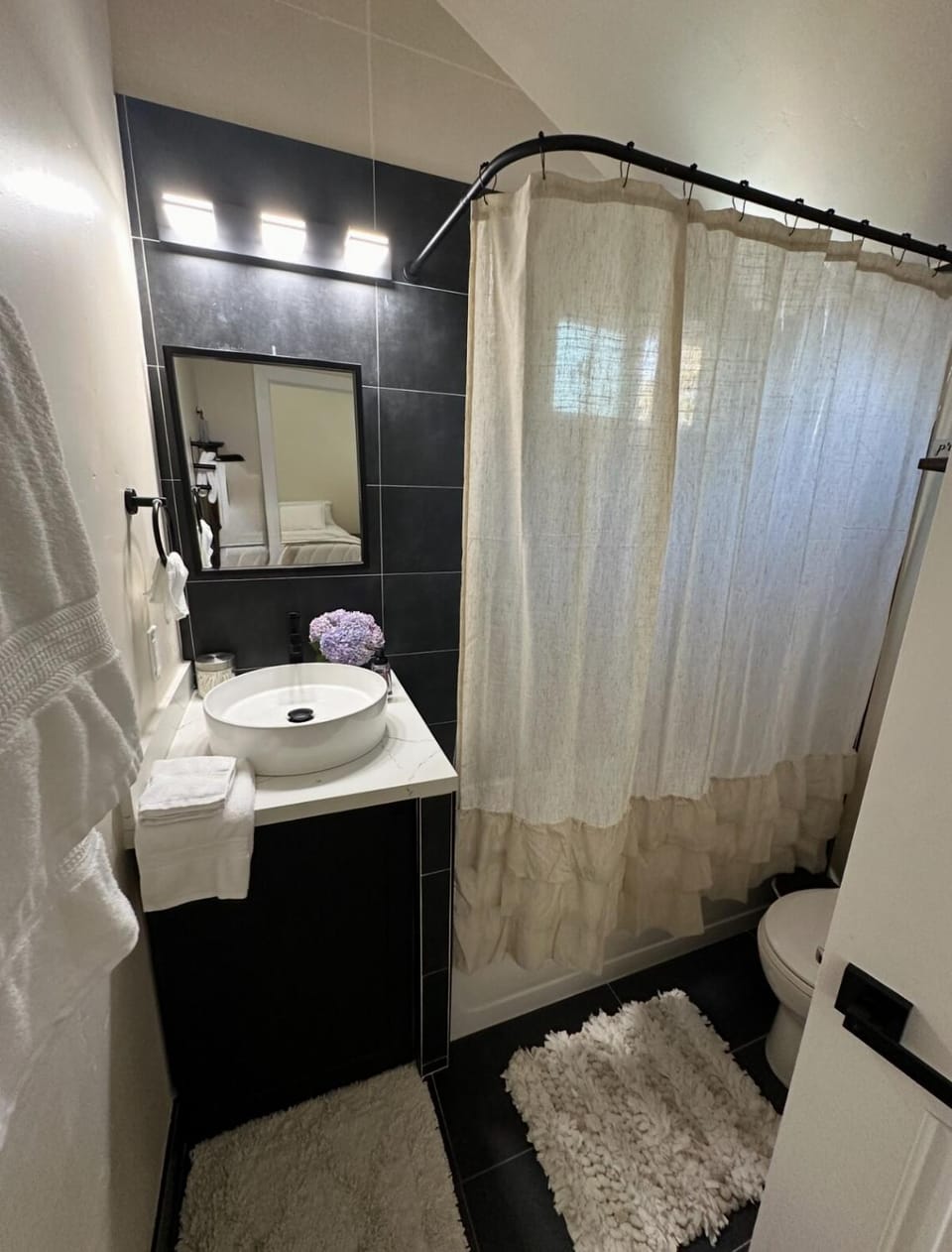 Private Studio, Near DT & Cal Expo, Free Parking House in Sacramento