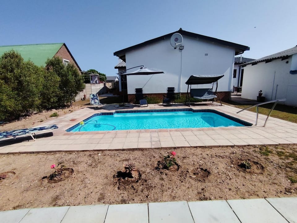 Garden, Garden view, Pool view, Swimming pool, sunbed