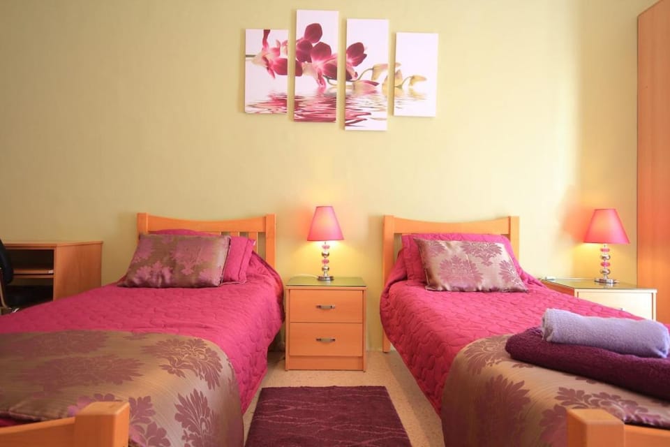 Big Modern apartment in Central St Julians for 5 persons Apartment in Saint Julians