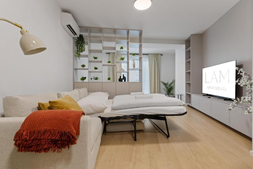 Communal lounge/ TV room, TV and multimedia, Living room, Seating area, Evening entertainment