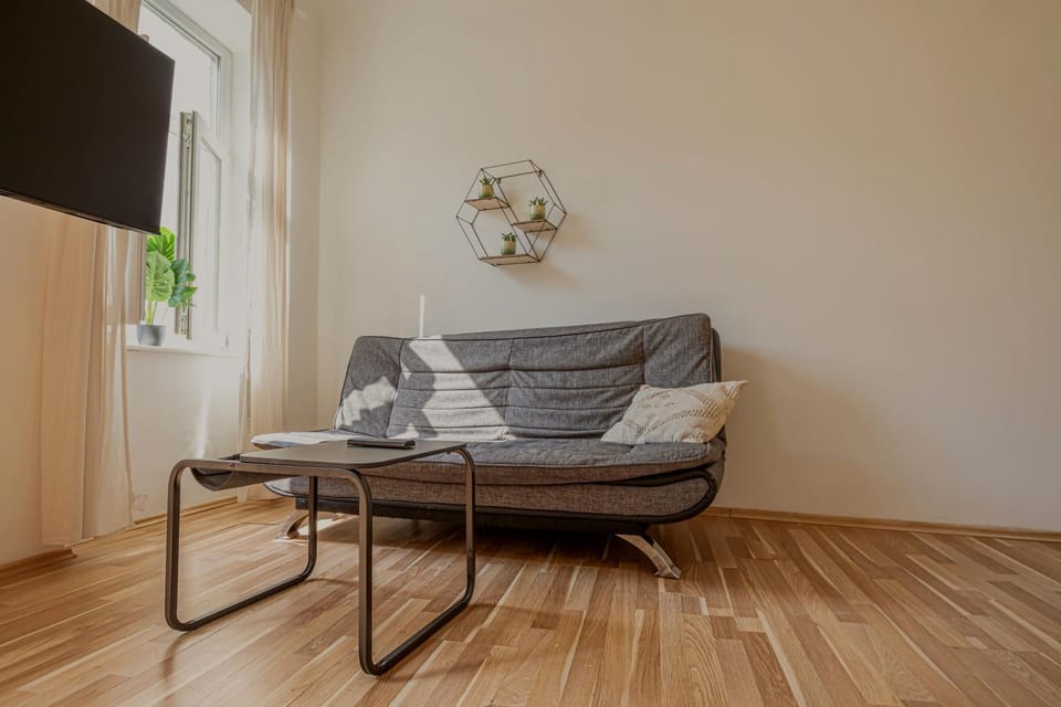 TV and multimedia, Seating area