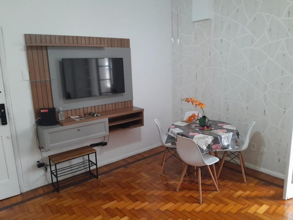TV and multimedia, Living room, Seating area, Dining area, Area and facilities
