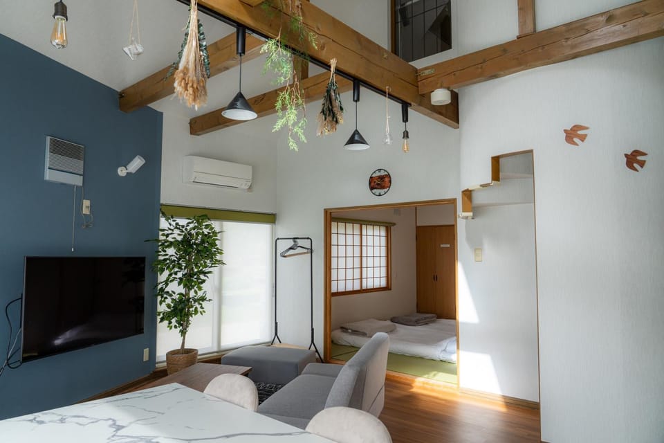 Communal lounge/ TV room, Living room, Bedroom, air conditioner