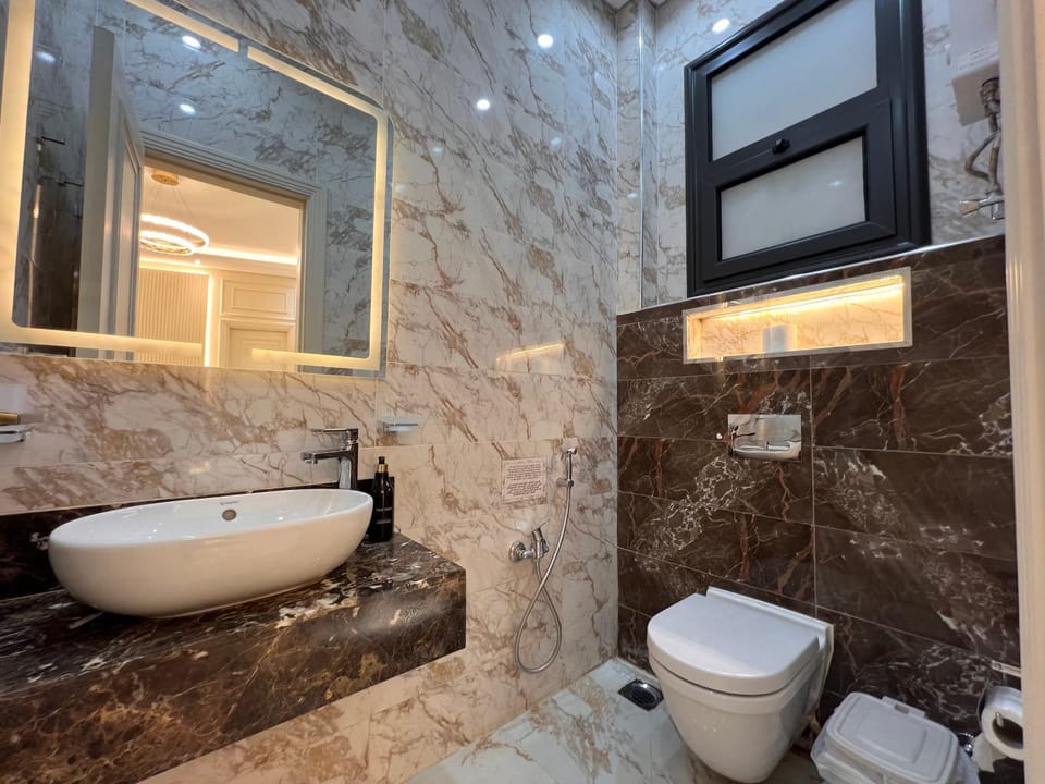 Luxury 3BR Home Overlooking the Nile in Garden City - By Kemetland Apartment in Cairo