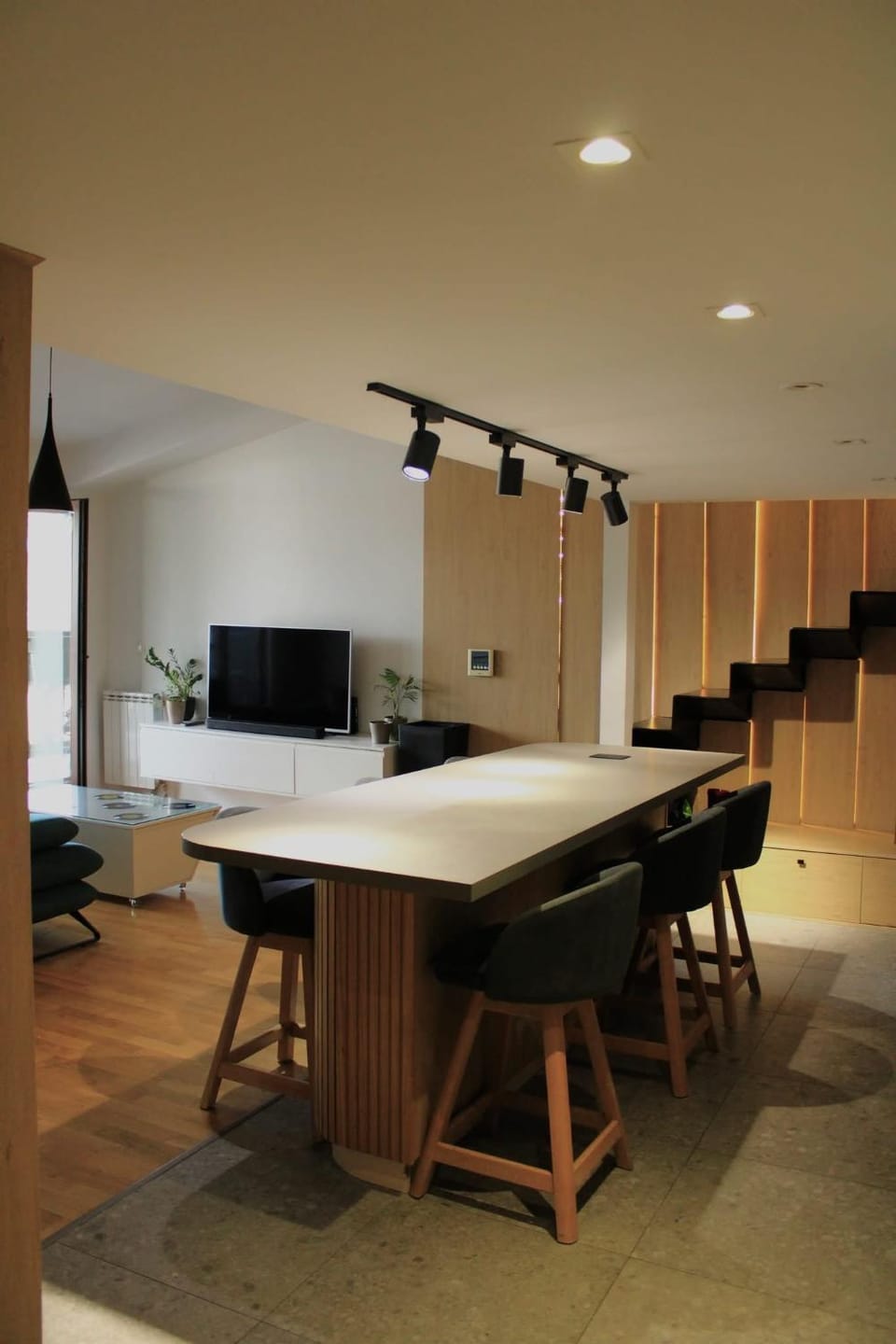 TV and multimedia, Kitchen or kitchenette, Dining area