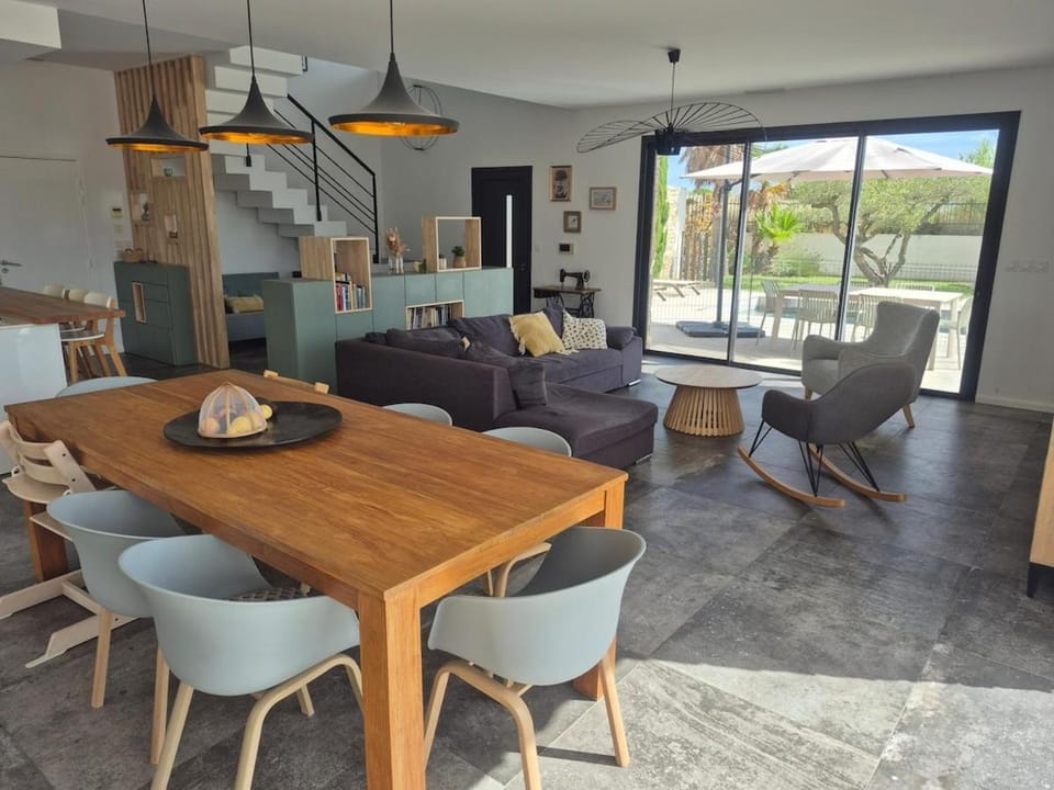 Villa Prestige, Calme et Bien Etre, Piscine Villa in Nézignan-l'Évêque