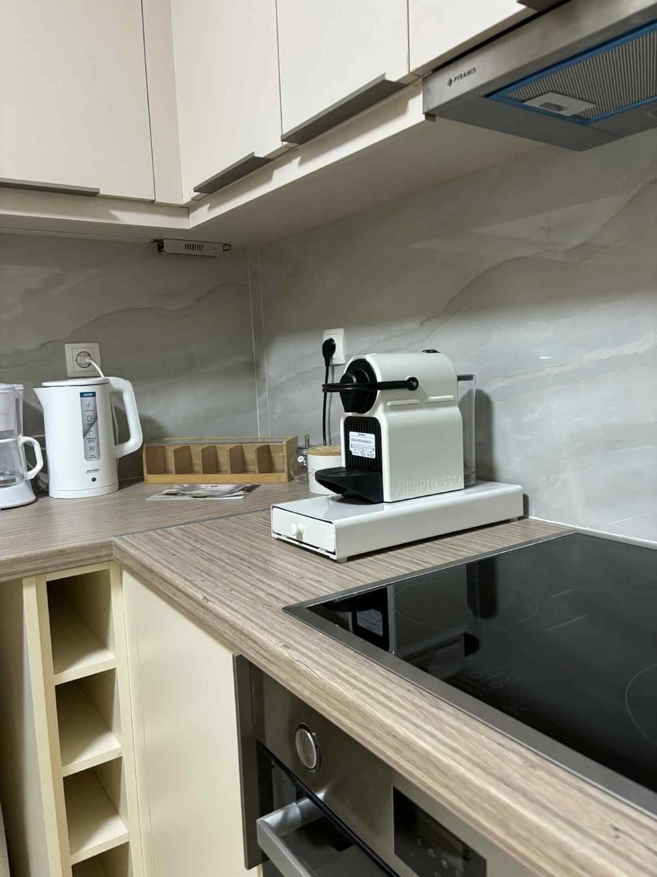 Coffee/tea facilities, Kitchen or kitchenette