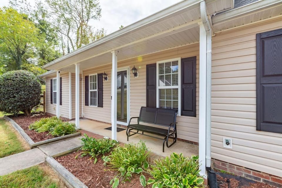 Property building, Day, Garden, Garden view