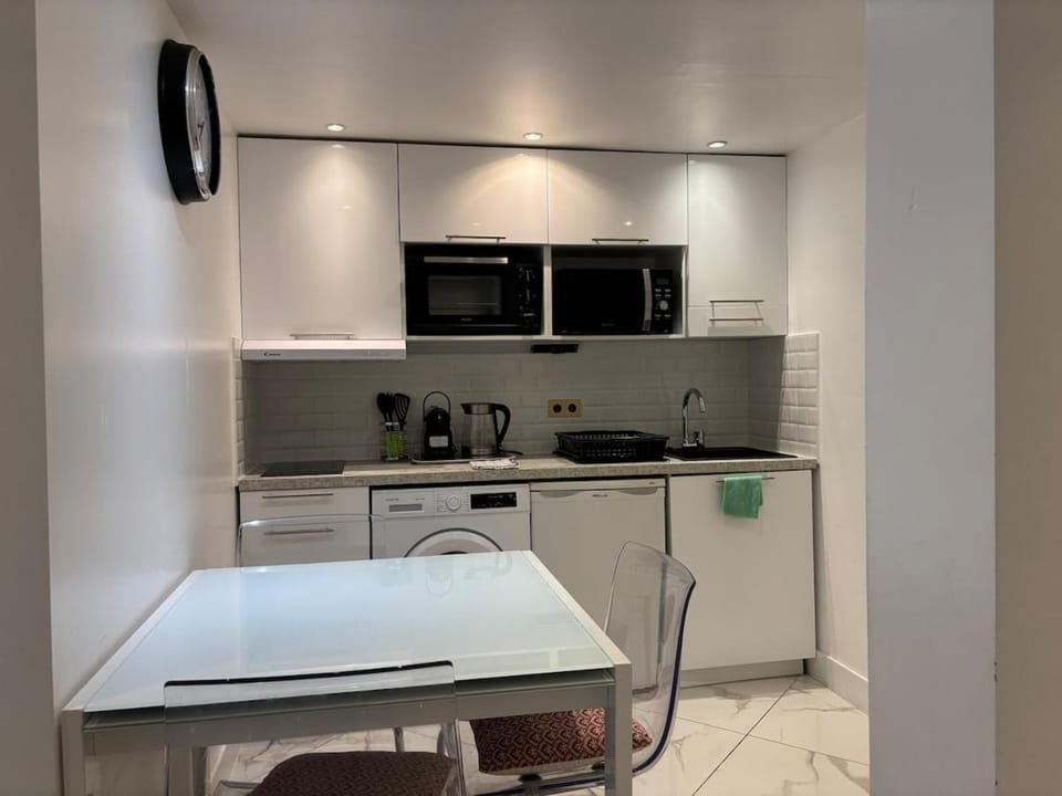 Le Camélia - Croisette on foot, 2 bedrooms, terrace Apartment in Cannes