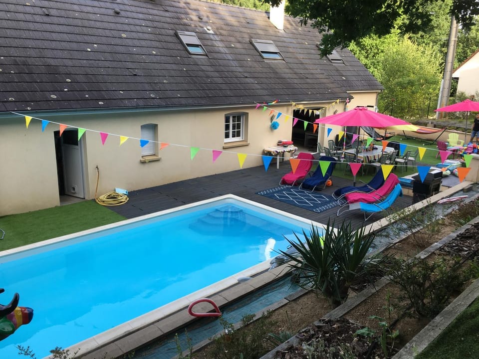 Property building, Garden view, Pool view