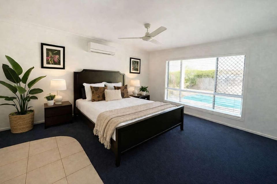 Bed, Photo of the whole room, Bedroom, Pool view, Swimming pool, air conditioner