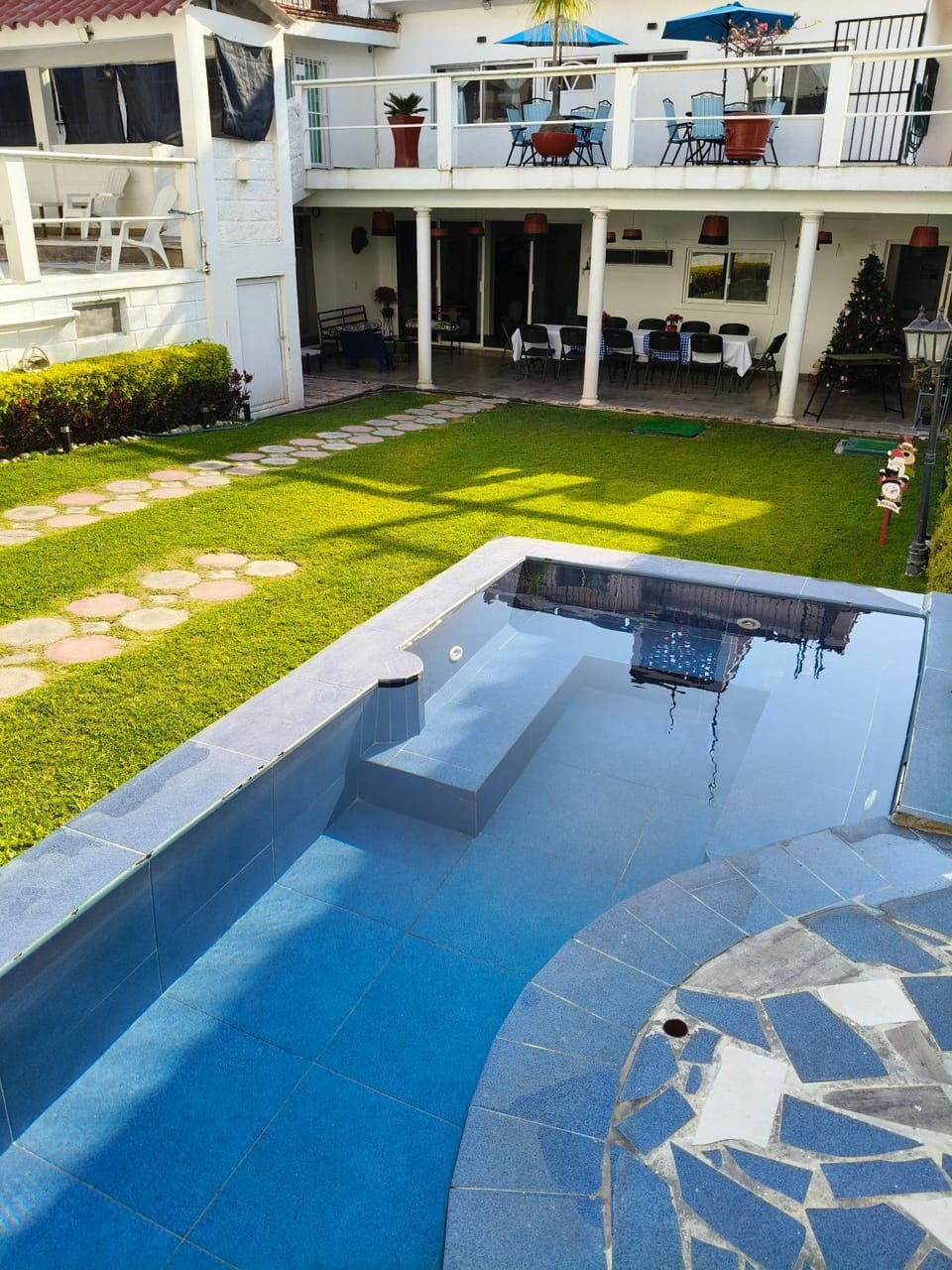 View (from property/room), Balcony/Terrace, Garden view, Pool view