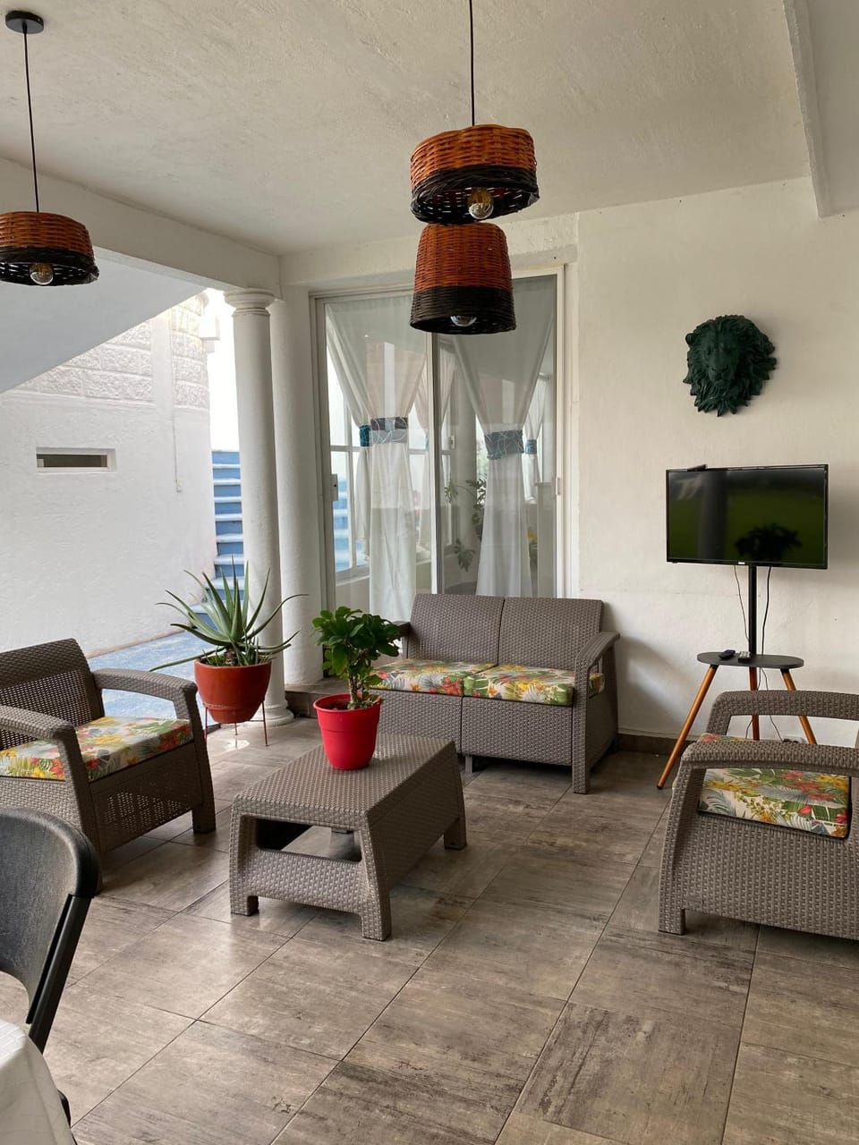 TV and multimedia, Living room, Evening entertainment