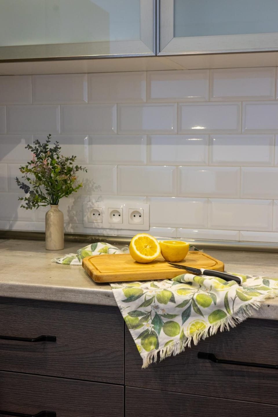 Kitchen or kitchenette, Food and drinks, stove