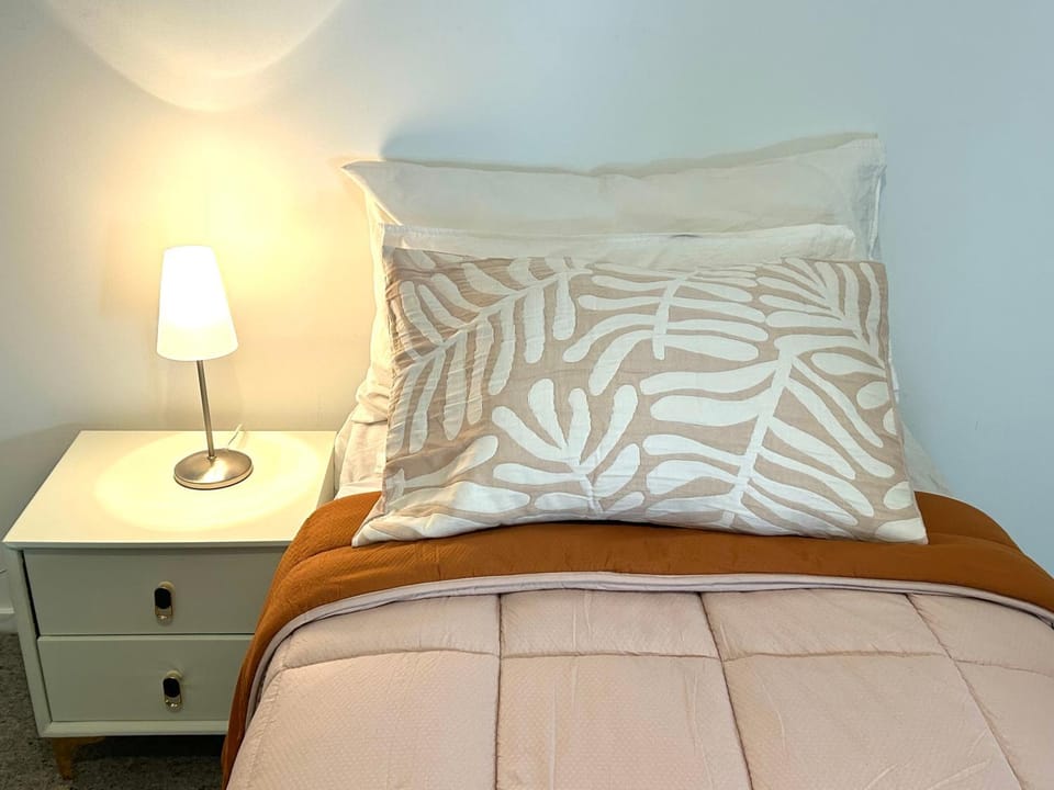 St Okes Apartment- Peaceful retreat set in native bush - Modern - Comfortable and Quiet Apartment in Lower Hutt