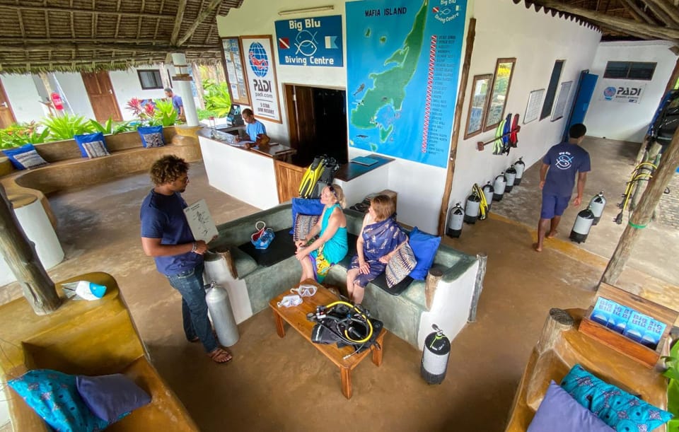 Lobby or reception, group of guests