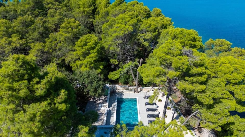 Spring, Day, Natural landscape, Bird's eye view, Lake view, Pool view, Sea view, Swimming pool