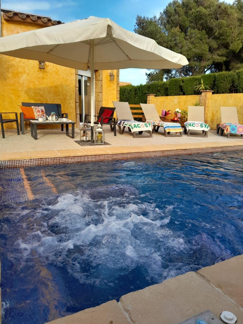 Pool view, Swimming pool, sunbed
