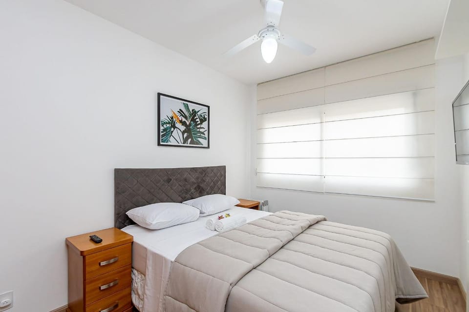 Apto com Vaga e 2 Quartos no Agua Verde - MAG0155 Apartment in Curitiba