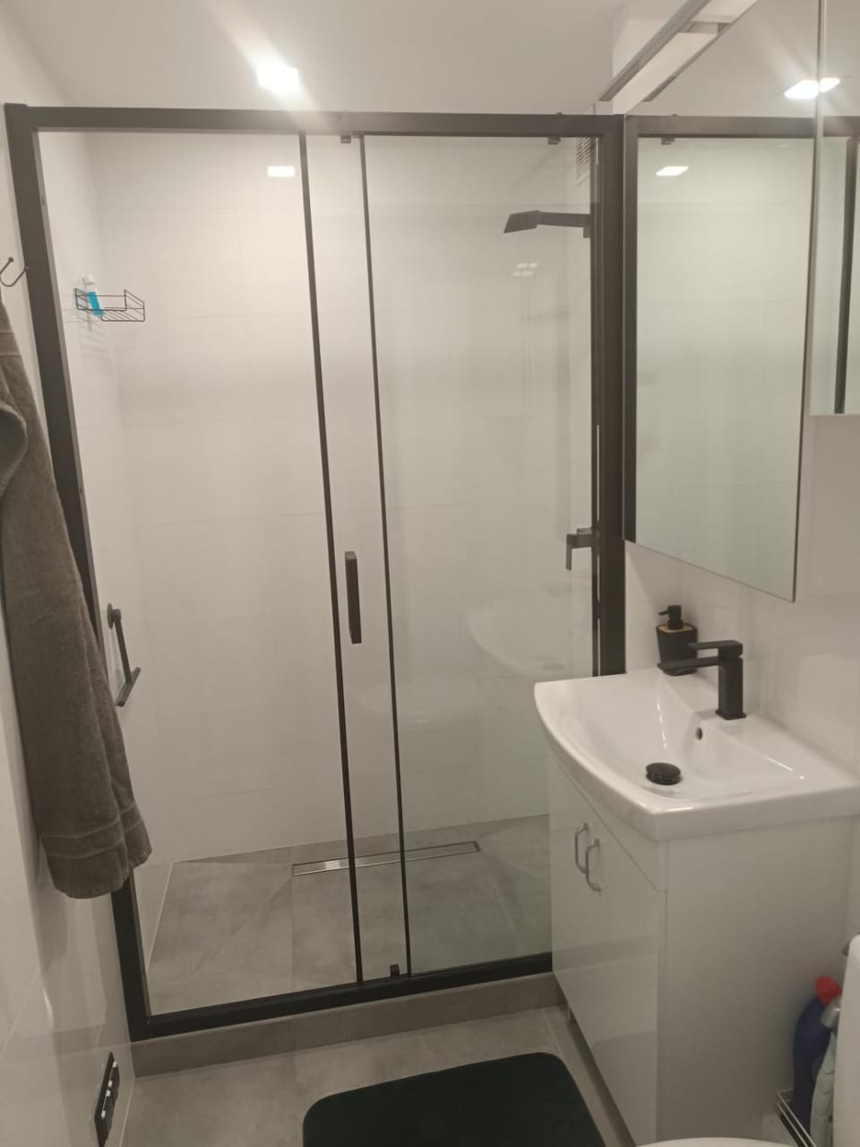 Shower, Bathroom, towels