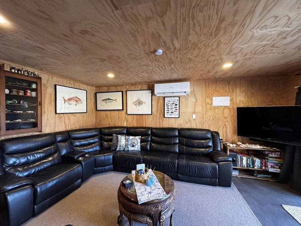Motutangi Heights House in Northland