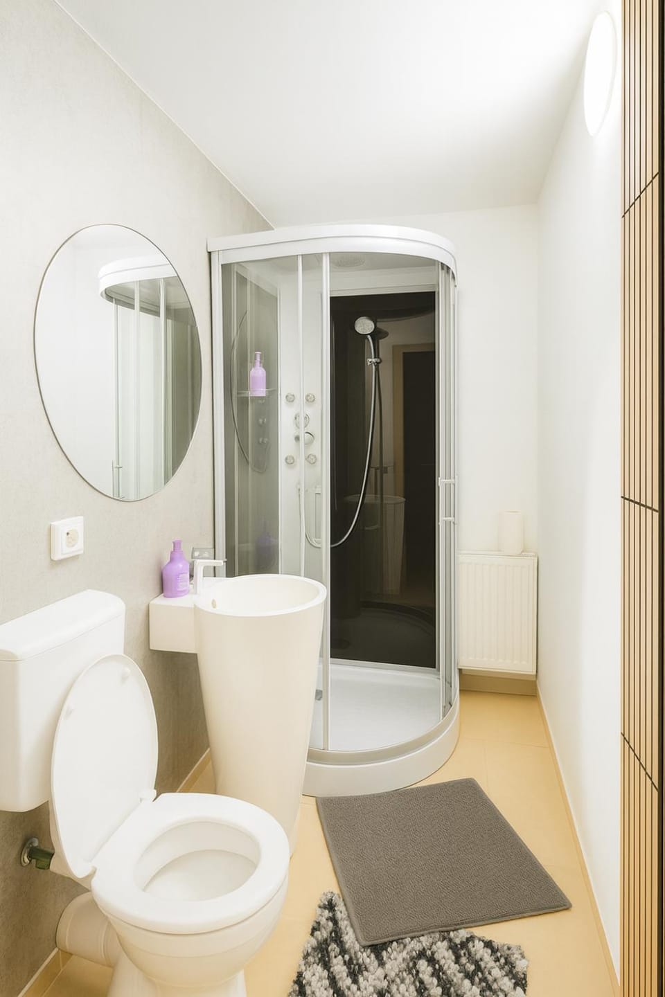 Modernes Zimmer mit eigener Küche & Bad Apartment in Koblenz