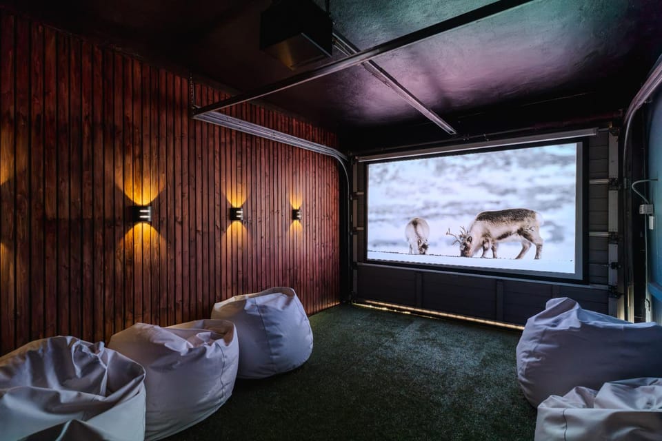 Communal lounge/ TV room, TV and multimedia, Photo of the whole room, Evening entertainment
