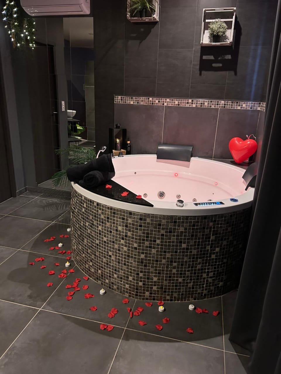 Le Cocoon Sernhac - chambre romantique Apartment in Provence