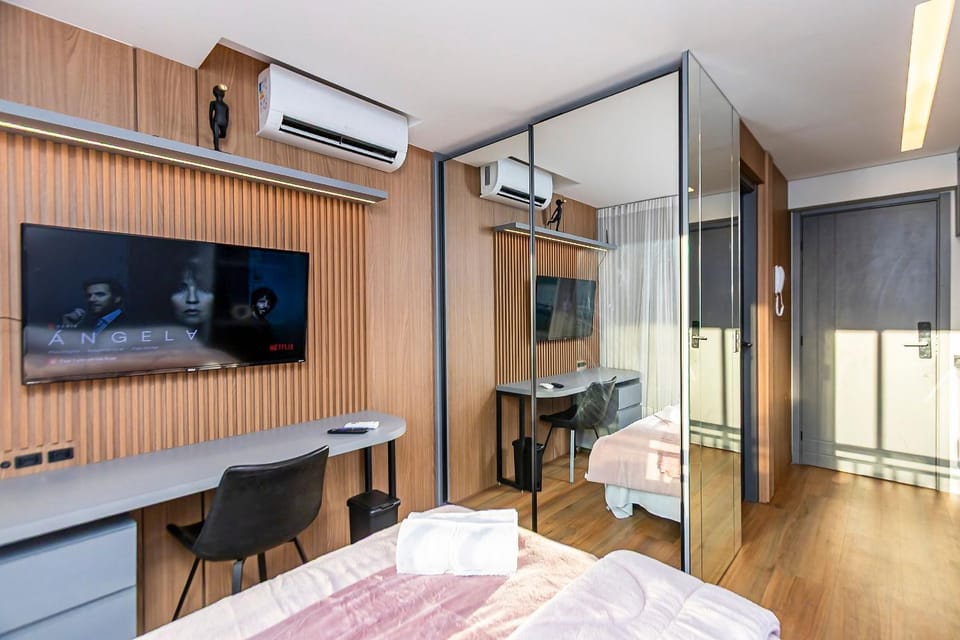 Studio Completo no Água Verde c/ garagem - VBE1506 Apartment in Curitiba