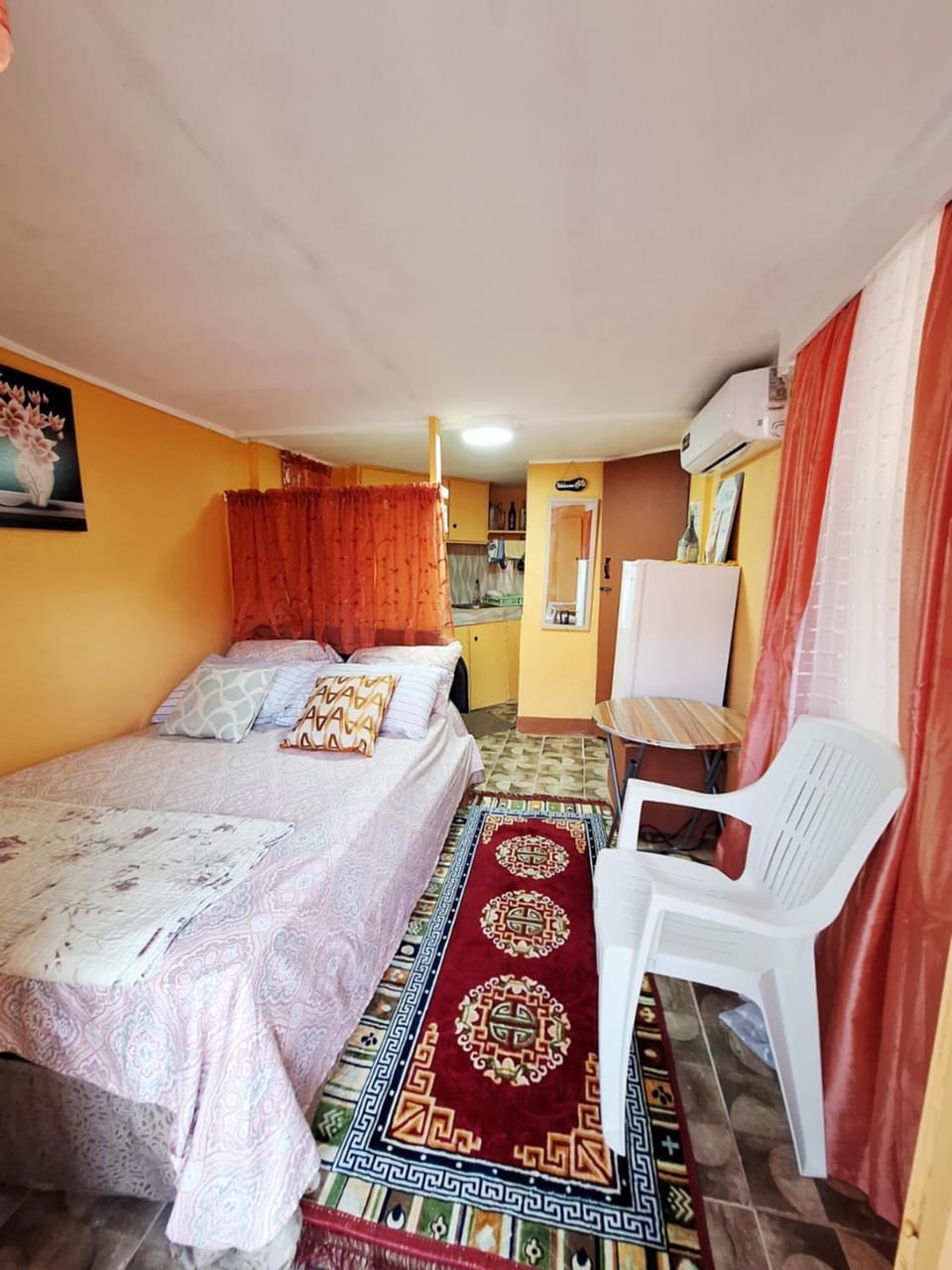 Photo of the whole room